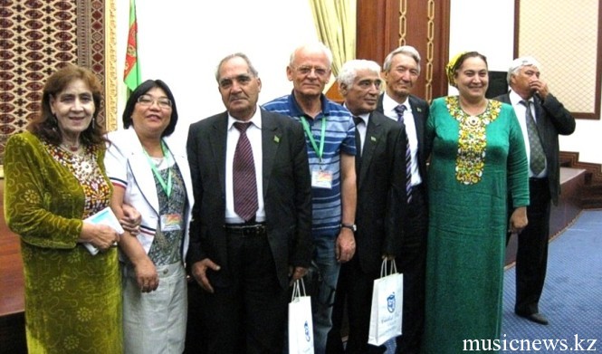 Поэты и писатели Туркменистана с гостями